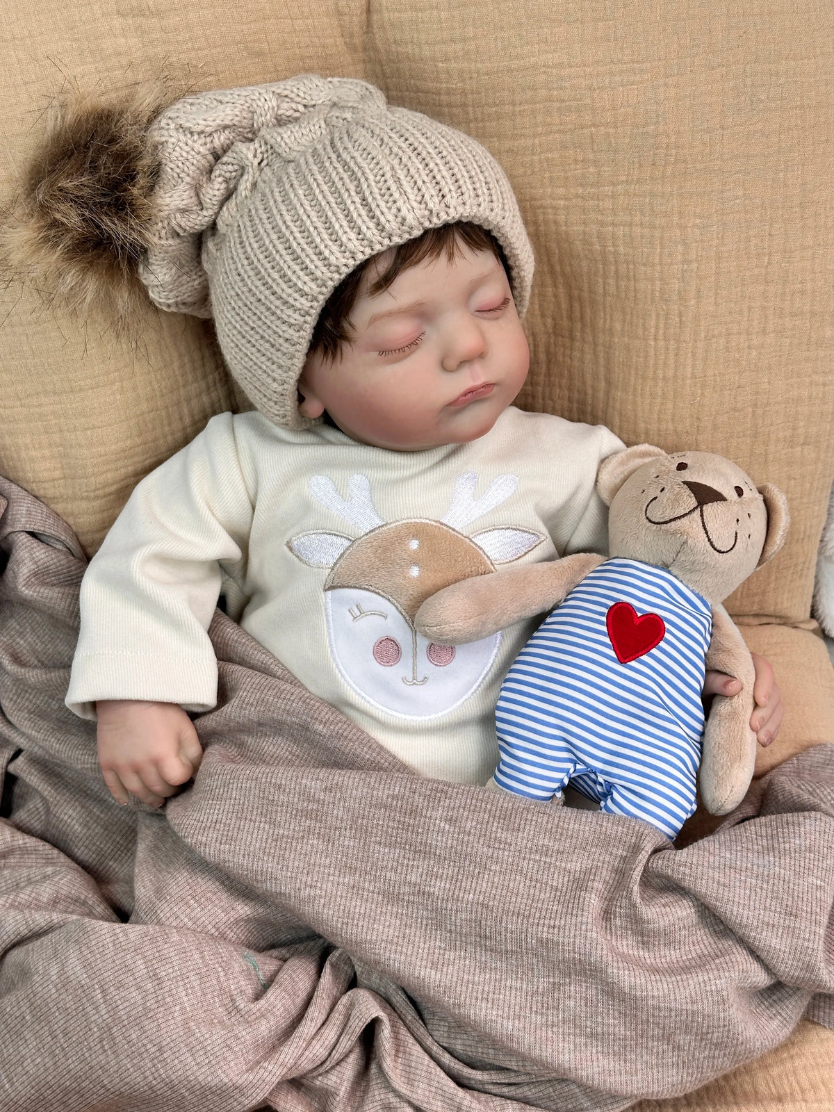 Avery 19-Inch Sleeping Reborn Baby Doll – Lifelike Soft Cloth Body Newborn with Hand-Implanted Hair